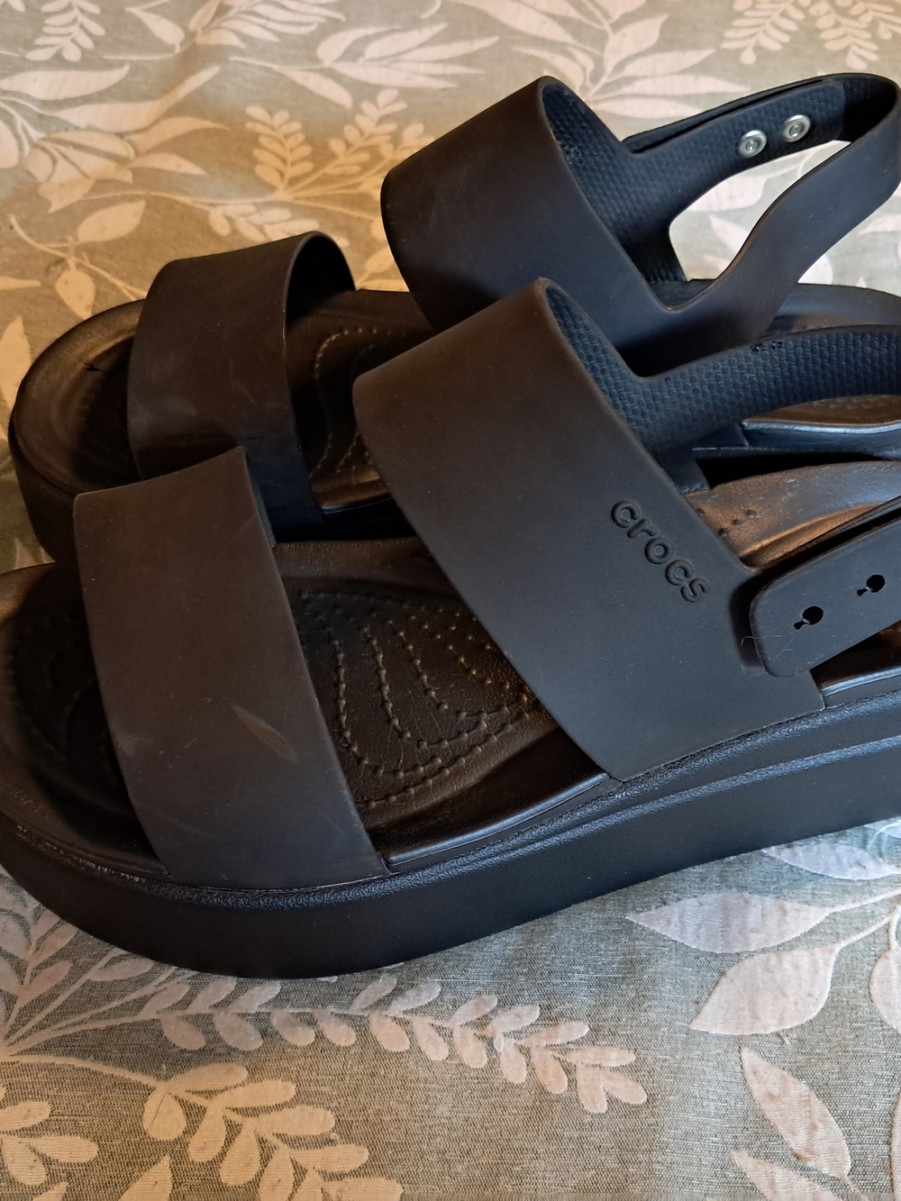 CROCS Women’s Black Double-Strap Sandals In Size 6 - Picture 5 of 11